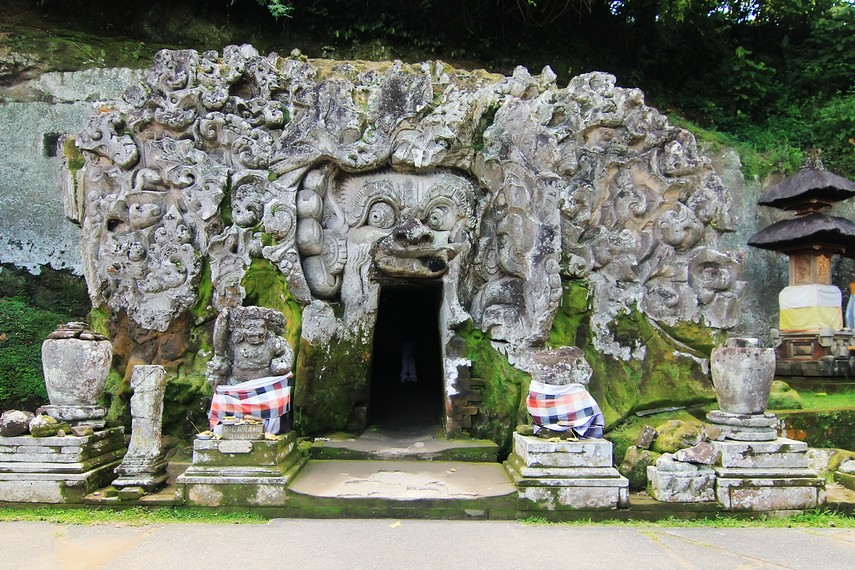 Elephant Cave, The History of Religious Life in Bali