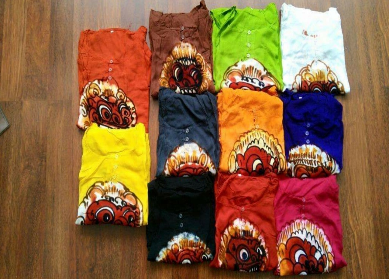 Barong clothes, souvenirs that are worth buying