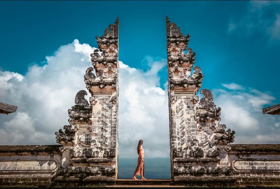 5 Iconic Bentar Temple Buildings in Bali