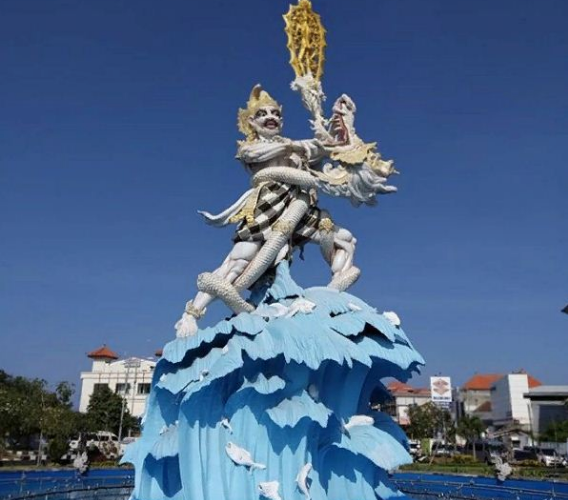 The Statue of Dewa Ruci Kuta