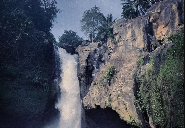 Blangsinga Waterfall, Gianyar, a Present Hits in the Middle of Hits in Bali