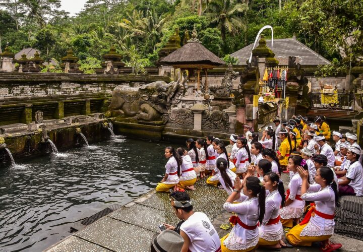 Tirta Empul Temple Looks Siring and the Unique Melukat Tradition